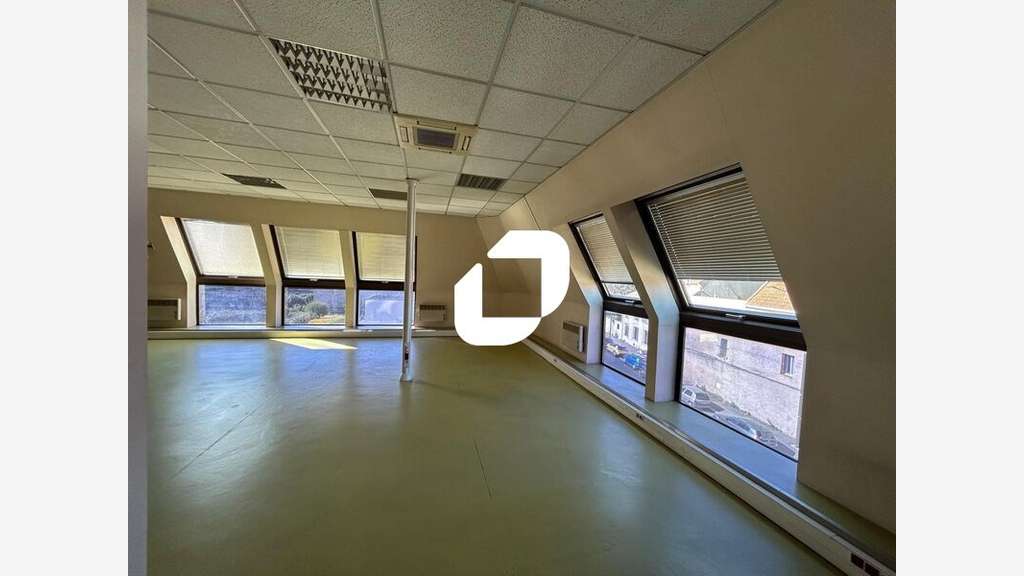 A louer Bureaux 228m² Villejuif