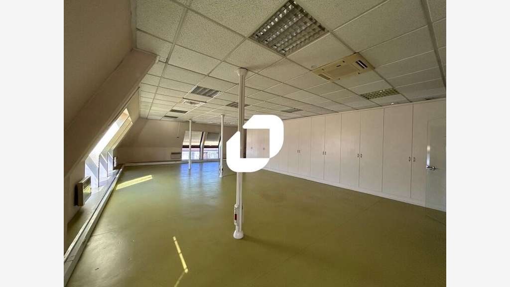 A louer Bureaux 228m² Villejuif