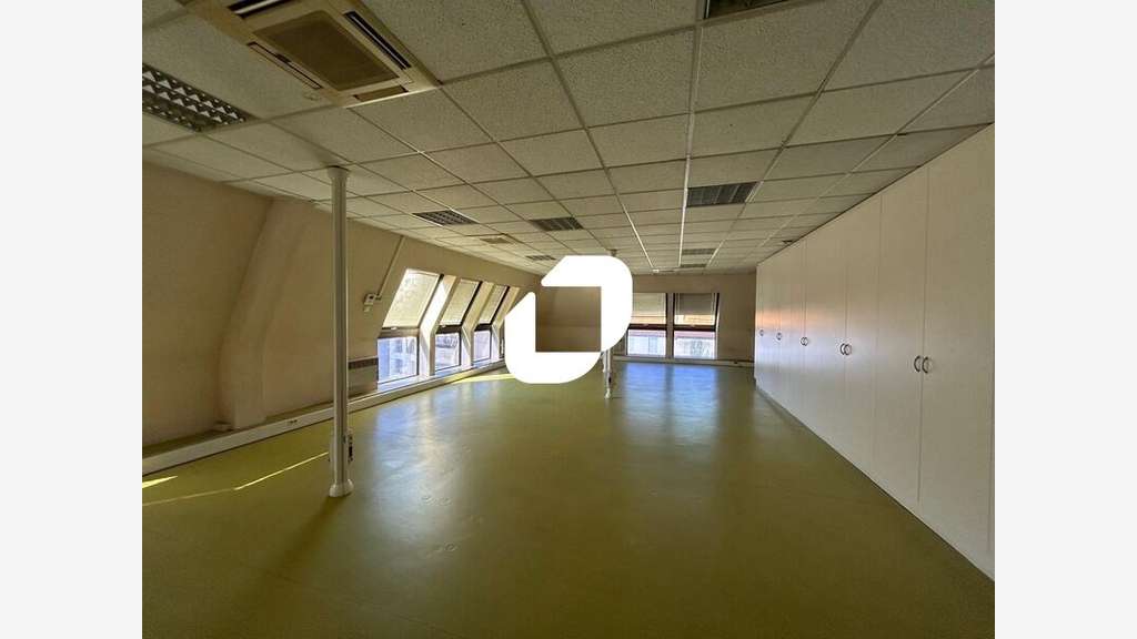 A louer Bureaux 228m² Villejuif