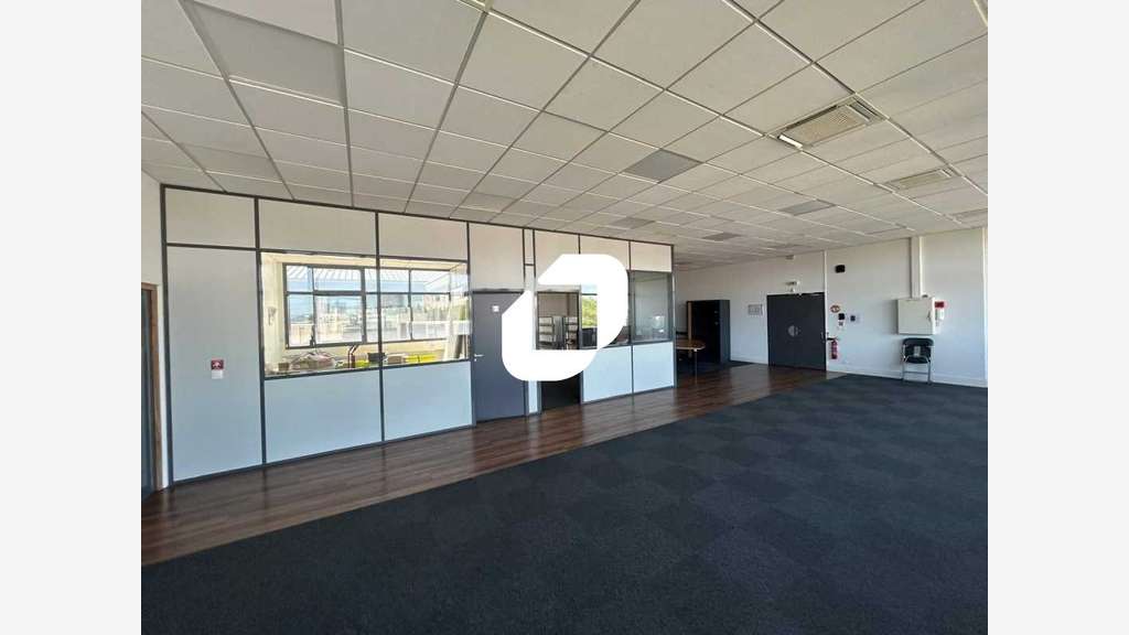A louer Bureaux 110m² Villejuif