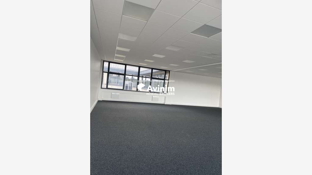 A louer plateau bureaux 142m² aux portes de Paris