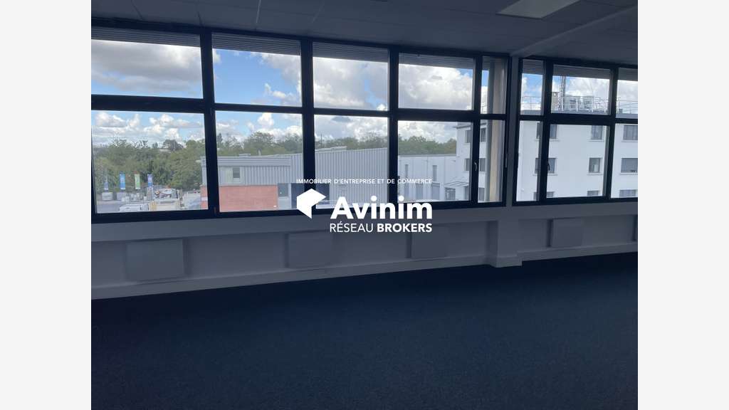 A louer plateau bureaux 142m² aux portes de Paris