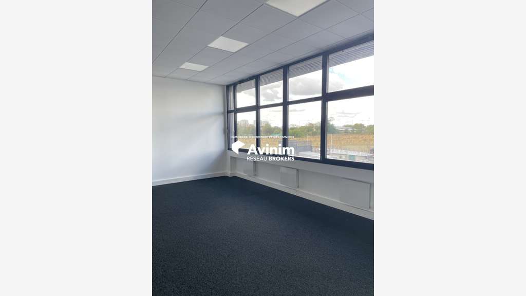 A louer plateau bureaux 142m² aux portes de Paris