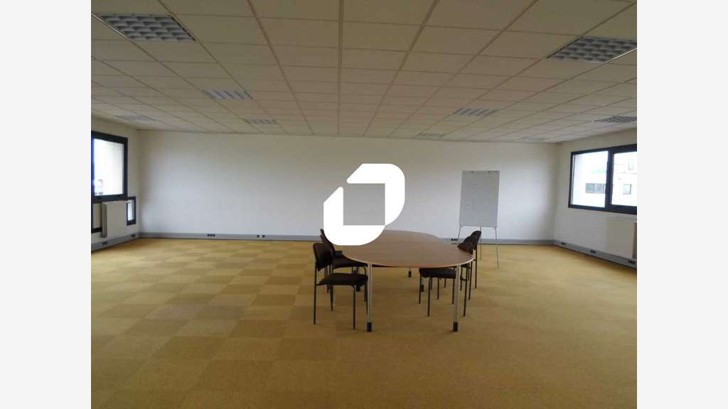 A louer Bureaux 65m² Villejust