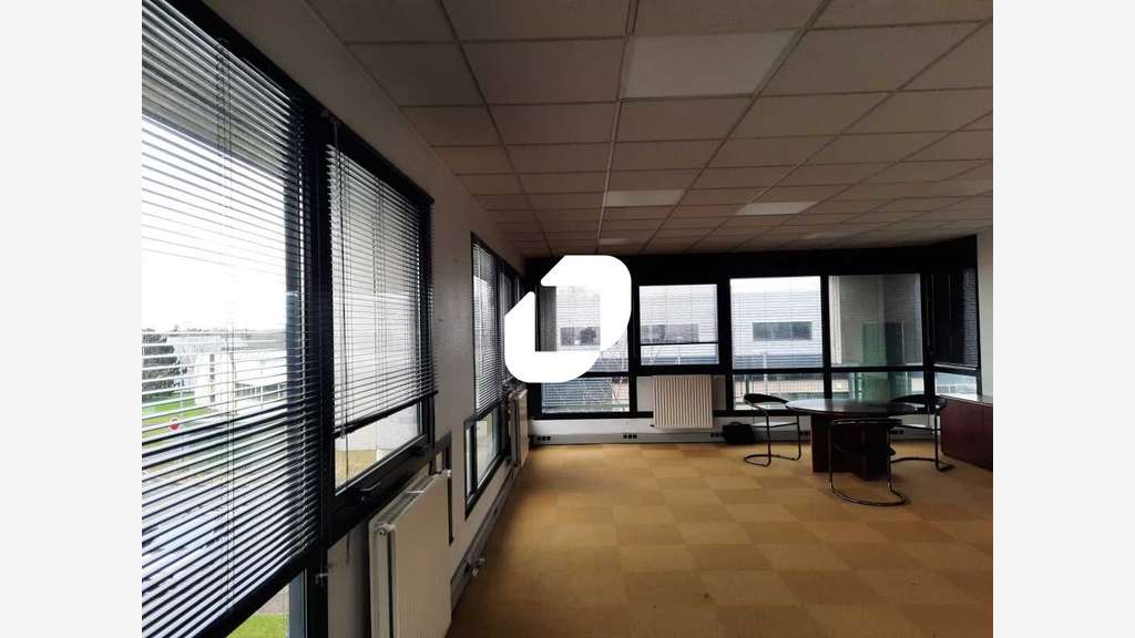 A louer Bureaux 65m² Villejust