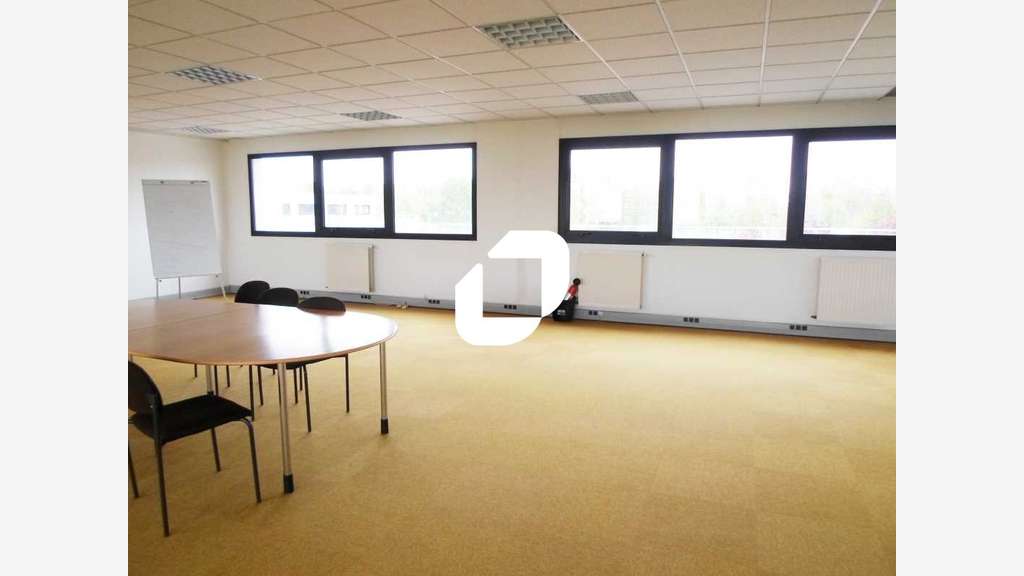 A louer Bureaux 65m² Villejust