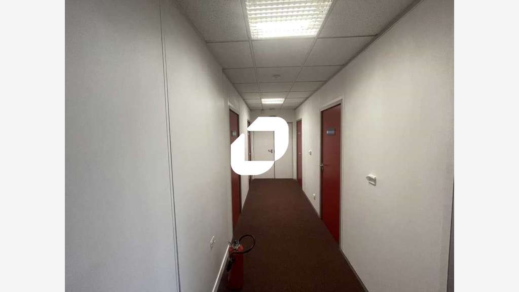 A louer Bureaux 120m² Villejust