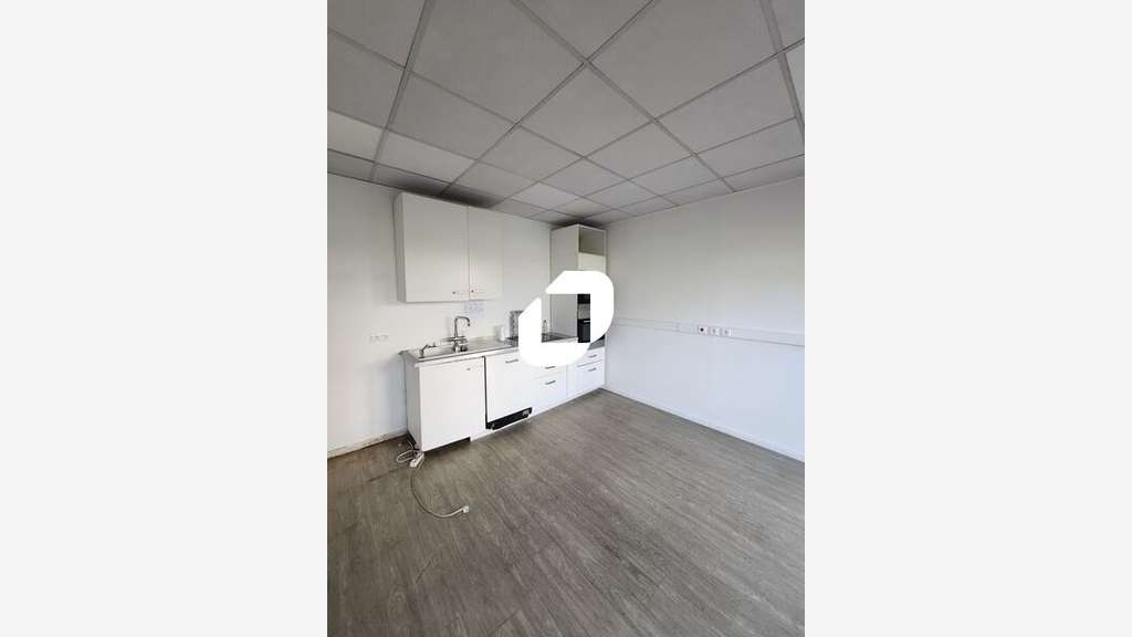 A louer Bureaux 1150m² Villemomble