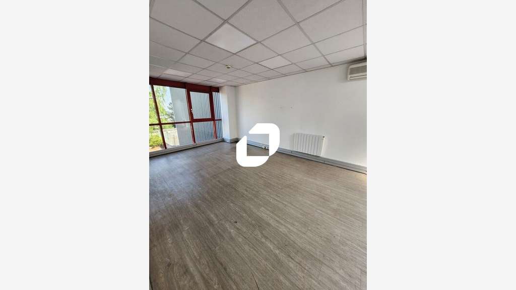 A louer Bureaux 1150m² Villemomble