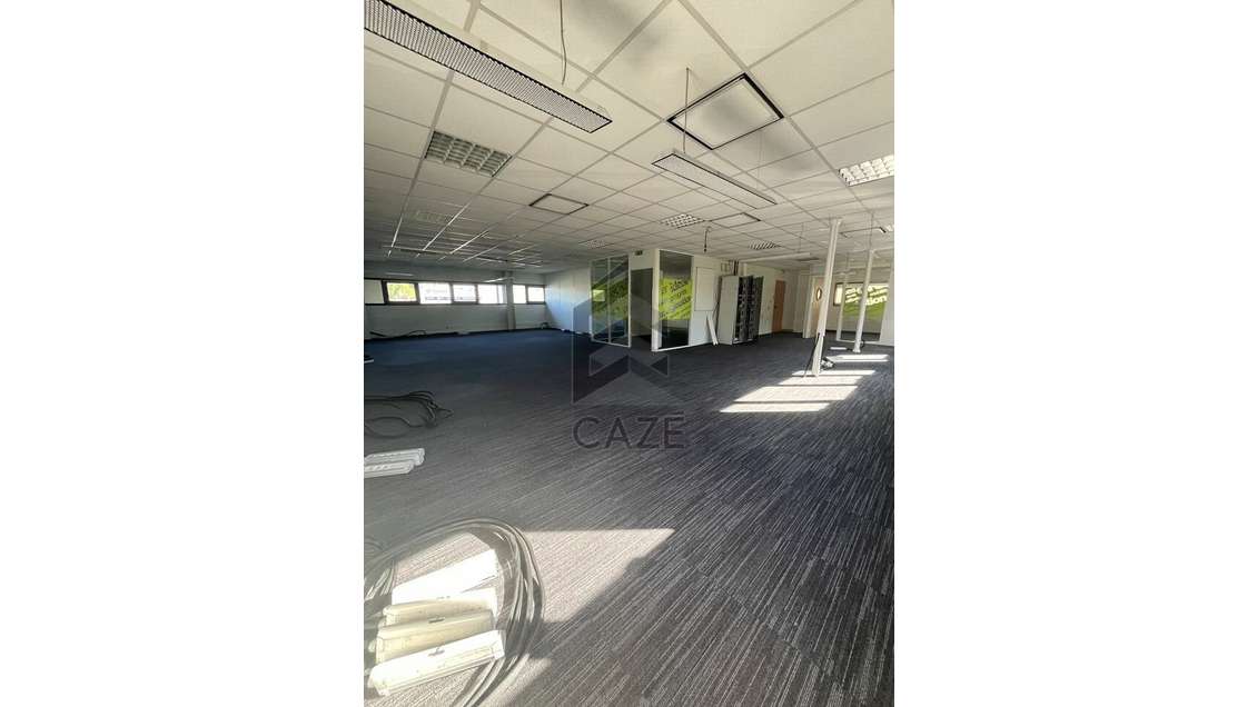 Loue bureaux 224m² Villenave d'Ornon proche rocade