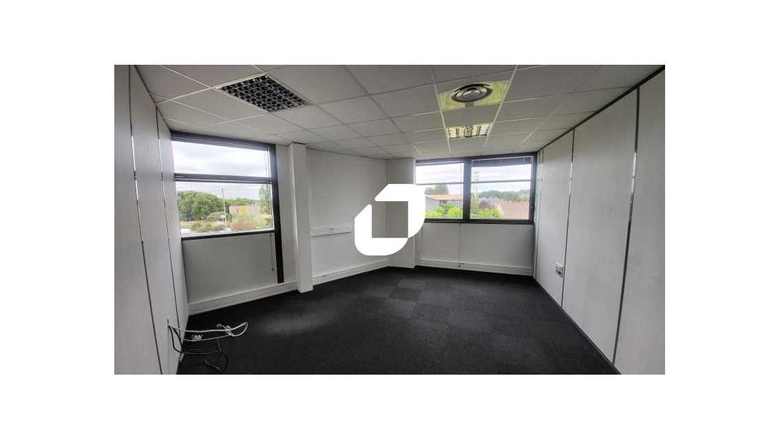 A louer Bureaux 716m² Villenave d'ornon
