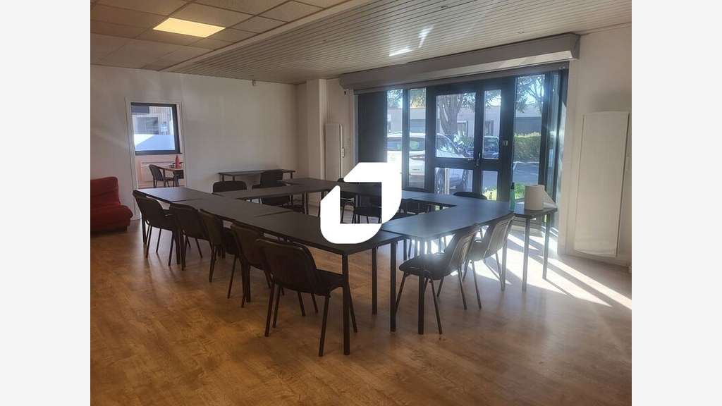 A louer Bureaux 890m² Villeneuve d'ascq