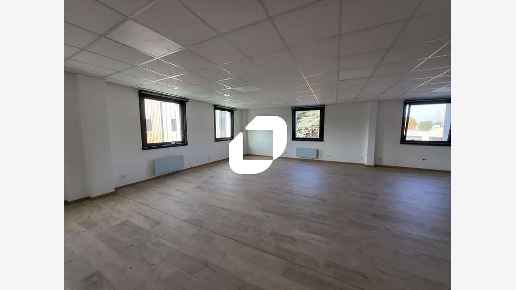 A louer Bureaux 890m² Villeneuve d'ascq