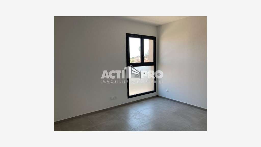 À louer bureaux 70m² R+1 à Villeneuve-de-la-Raho