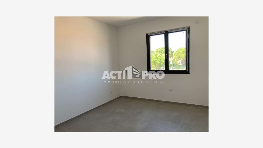 À louer bureaux 70m² R+1 à Villeneuve-de-la-Raho