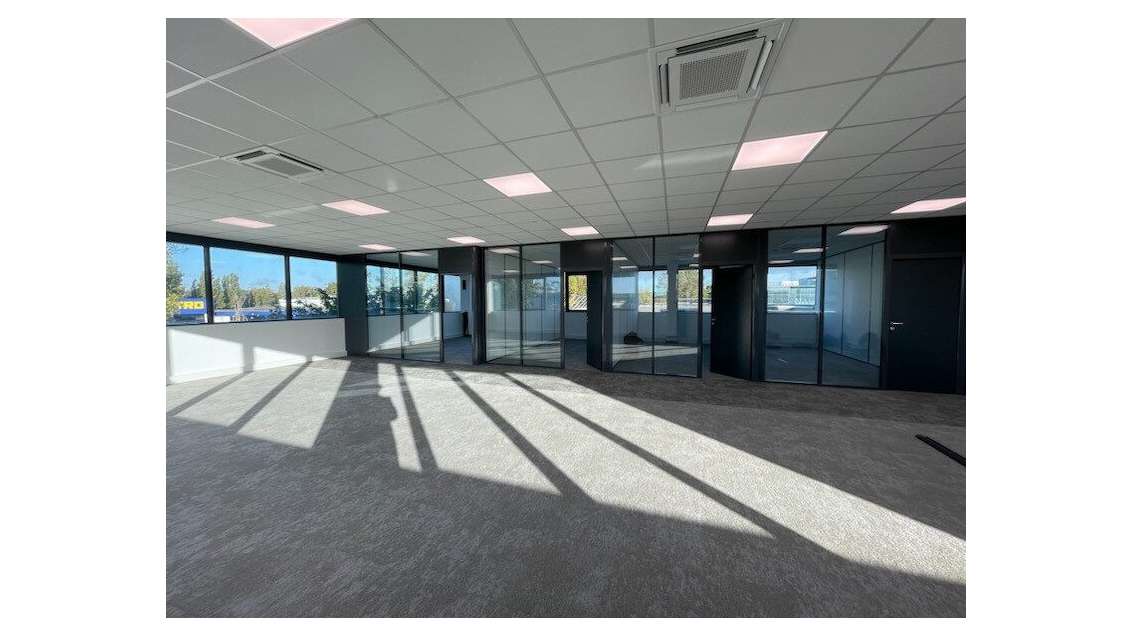 Bureaux 300m R+1 à louer ZA de l'Étoile