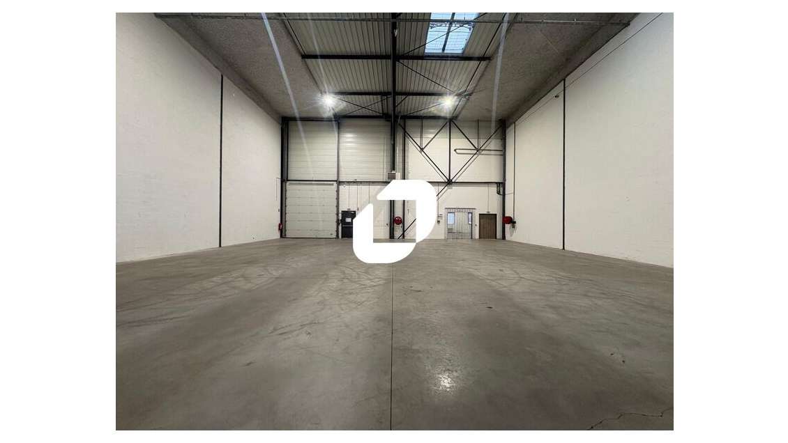 A louer Bureaux 680m² Villeneuve la garenne