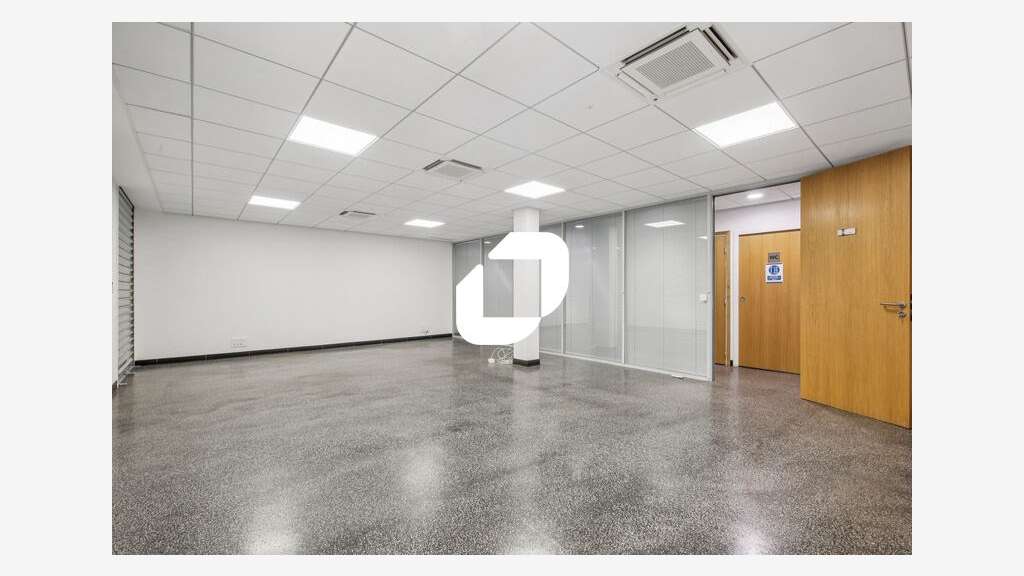 A louer Bureaux 967m² Villeneuve la garenne