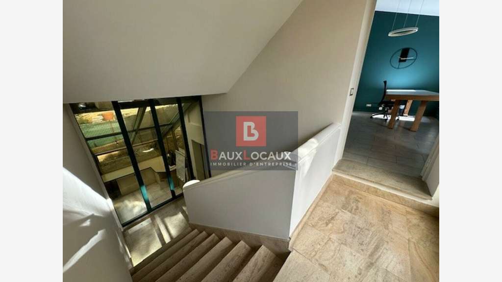 A louer bureaux 51m² R+1 à Villeneuve-lès-Avignon