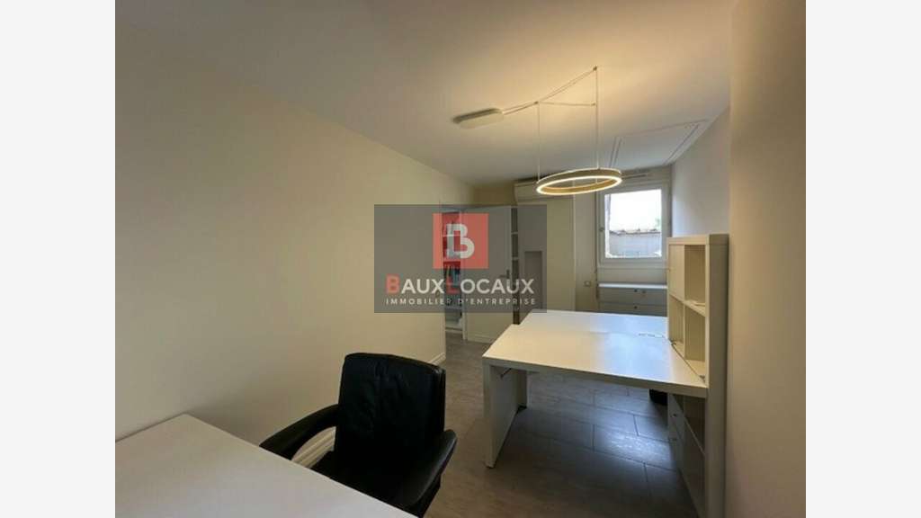 A louer bureaux 51m² R+1 à Villeneuve-lès-Avignon