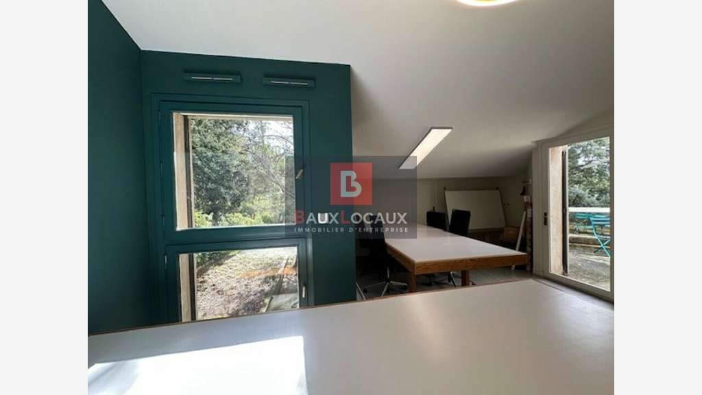 A louer bureaux 51m² R+1 à Villeneuve-lès-Avignon