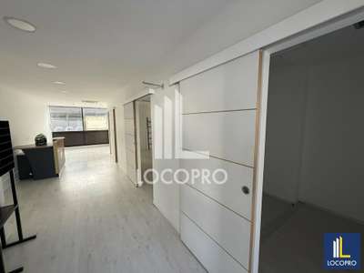 Location bureau 83m² R+1 à Villeneuve-Loubet