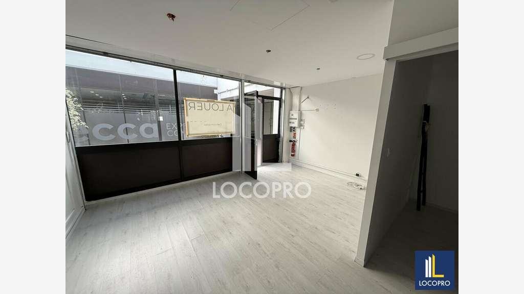 Location bureau 83m² R+1 à Villeneuve-Loubet