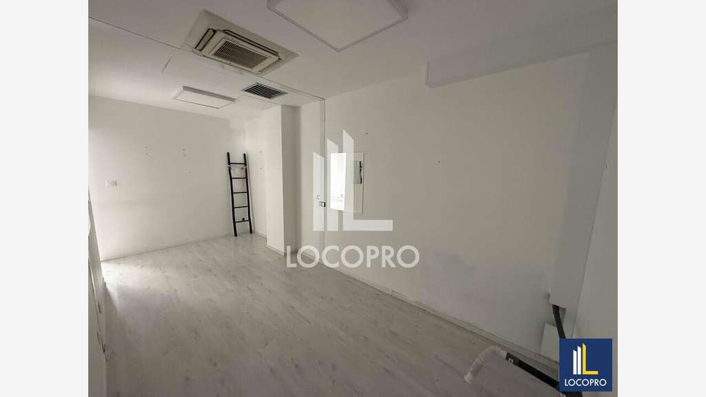 Location bureau 83m² R+1 à Villeneuve-Loubet
