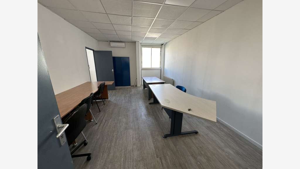 A louer bureaux de 207m² rn7 Villeneuve Loubet