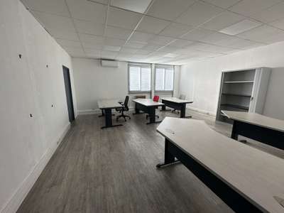 A louer bureaux de 207m² rn7 Villeneuve Loubet
