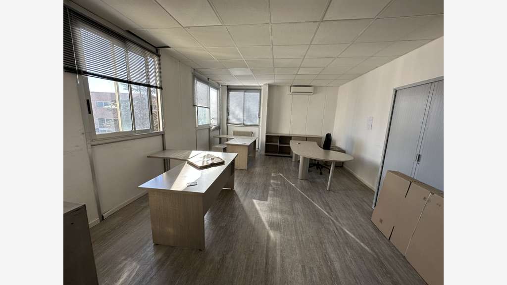 A louer bureaux de 207m² rn7 Villeneuve Loubet
