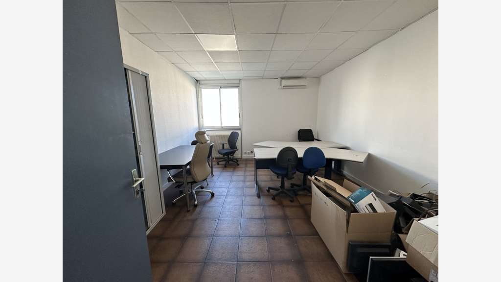 A louer bureaux de 207m² rn7 Villeneuve Loubet