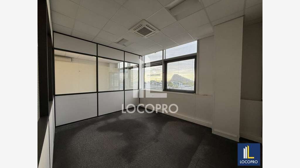 A louer bureaux 178m² RDC à Villeneuve-Loubet RN7