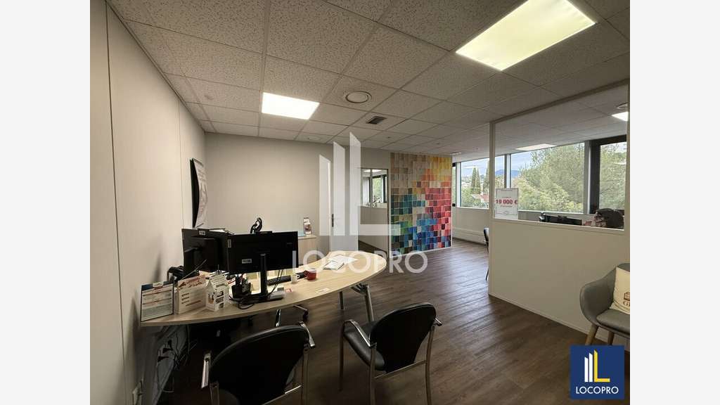 A louer bureaux 117m² R+1 Villeneuve-Loubet RN7