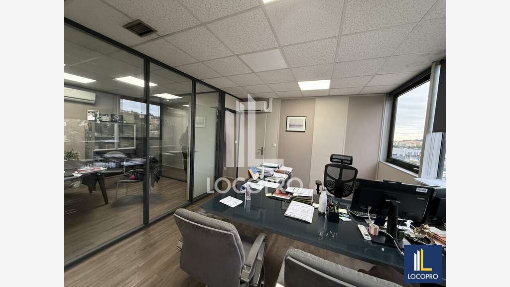 A louer bureaux 117m² R+1 Villeneuve-Loubet RN7