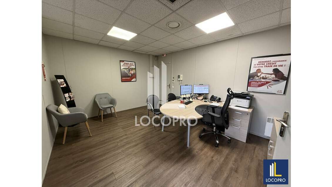 A louer bureaux 117m² R+1 Villeneuve-Loubet RN7