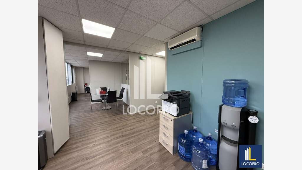 A louer bureaux 117m² R+1 Villeneuve-Loubet RN7