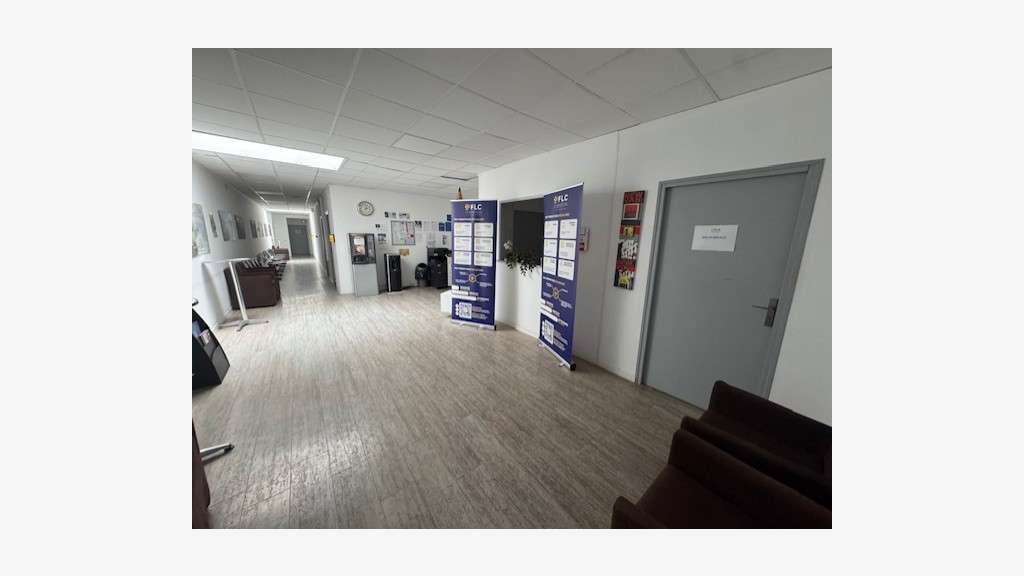 Loue bureaux 340m² centre de formation Villeneuve