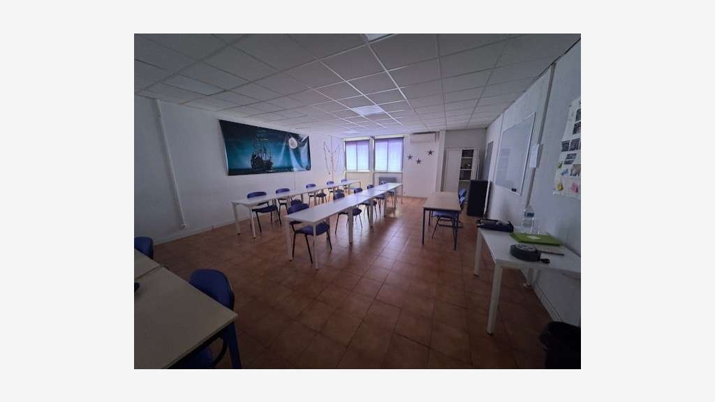 Loue bureaux 340m² centre de formation Villeneuve