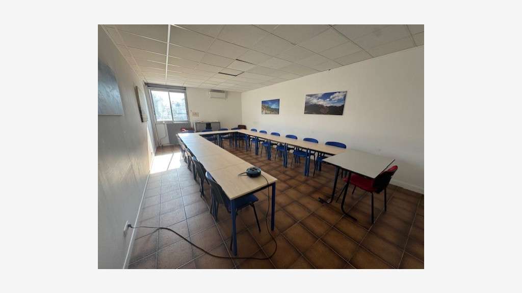 Loue bureaux 340m² centre de formation Villeneuve