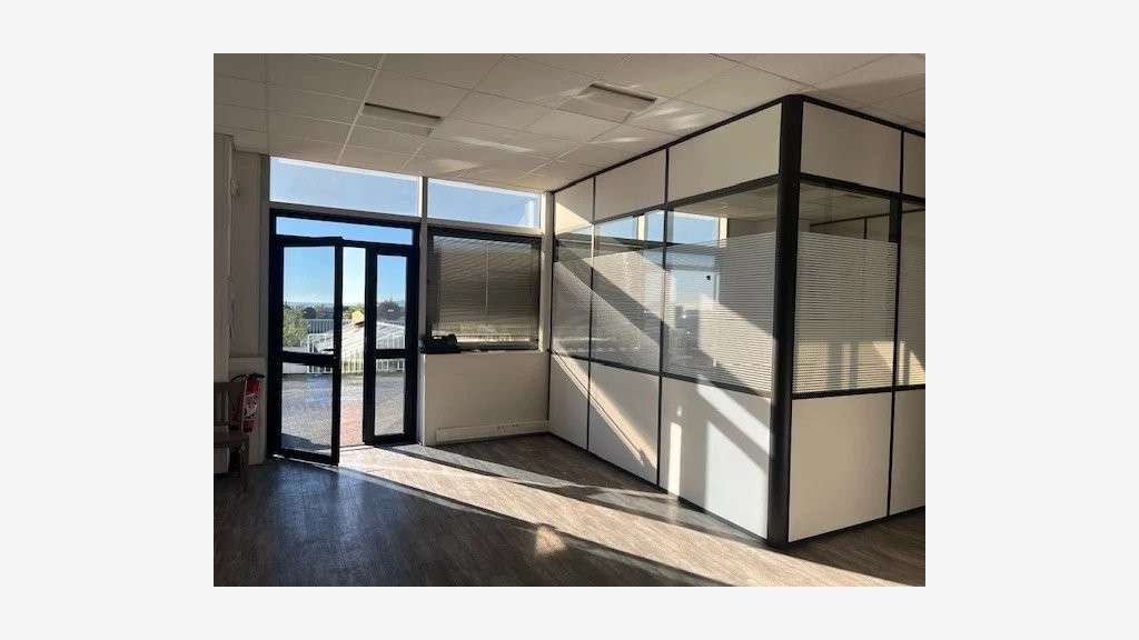 A louer bureaux 178m² pkg coll. Villeneuve-Loubet