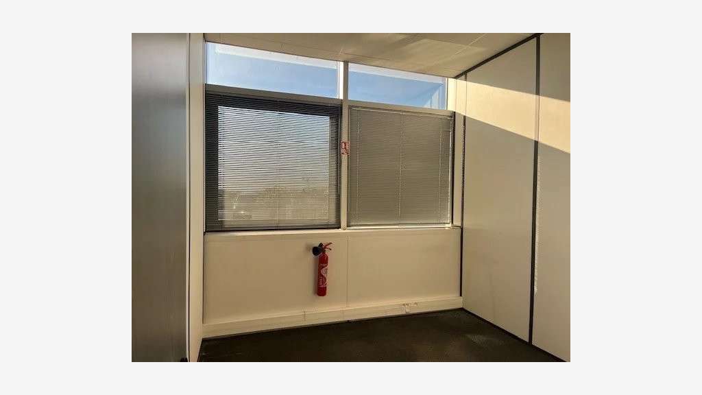 A louer bureaux 178m² pkg coll. Villeneuve-Loubet