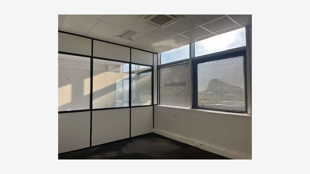 A louer bureaux 178m² pkg coll. Villeneuve-Loubet