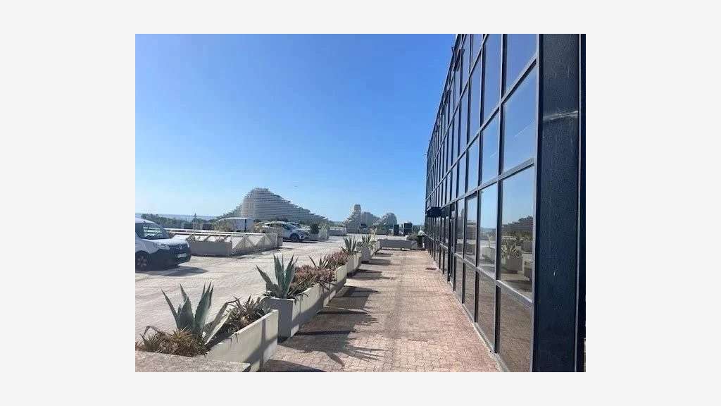 A louer bureaux 178m² pkg coll. Villeneuve-Loubet