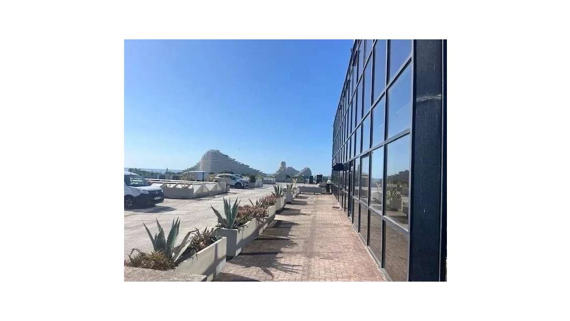 A LOUER - 178 M2 - PKG COLL. - VILLENEUVE LOUBET