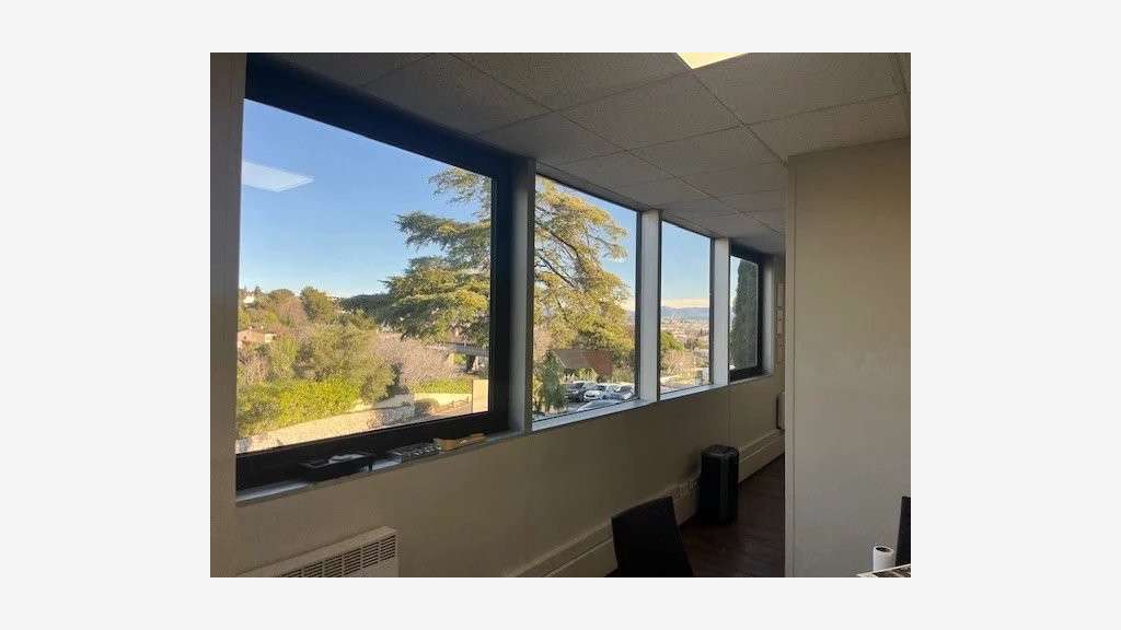 A louer bureaux 117m² pkg coll. Villeneuve-Loubet