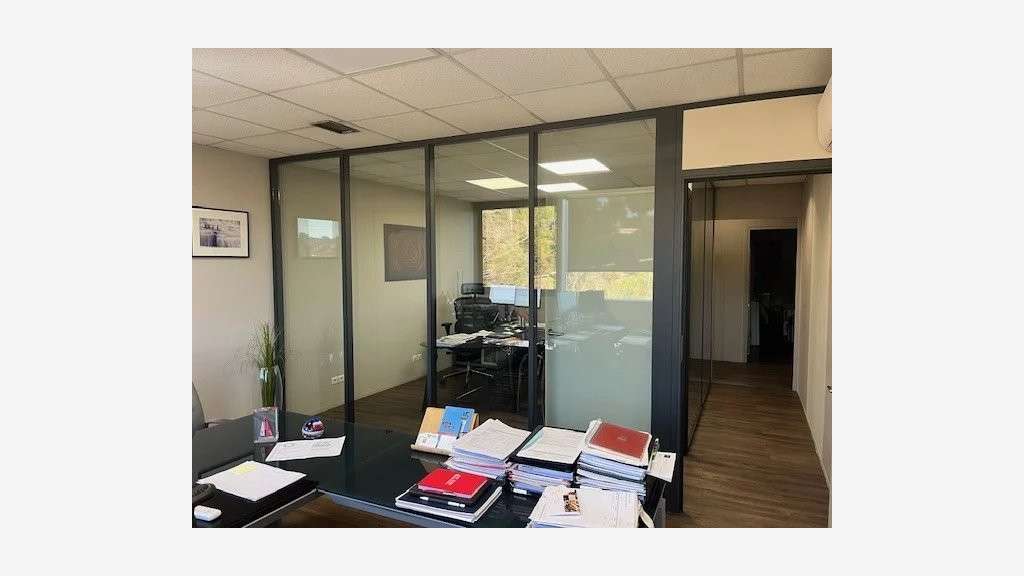 A louer bureaux 117m² pkg coll. Villeneuve-Loubet