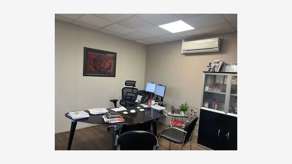 A louer bureaux 117m² pkg coll. Villeneuve-Loubet
