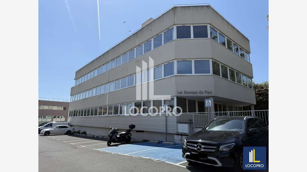 A louer bureaux 200m² RDC à Villeneuve-Loubet