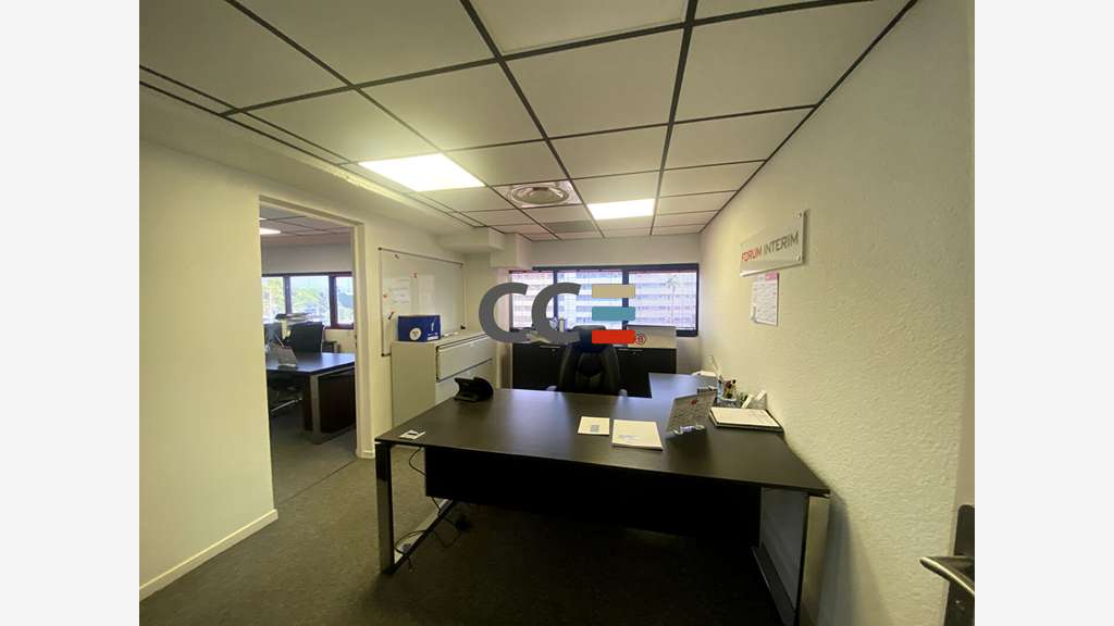 Location bureaux 112m² R+2 à Villeneuve-Loubet